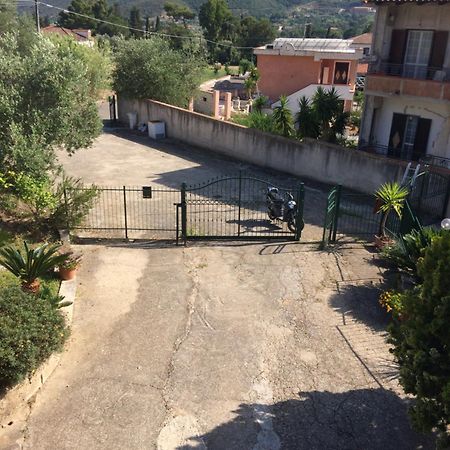 Casa Vacanze La Tuia Castellabate Eksteriør billede