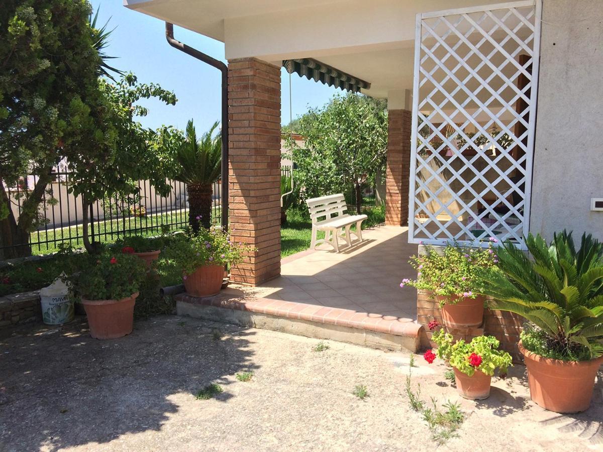 Casa Vacanze La Tuia Castellabate Eksteriør billede