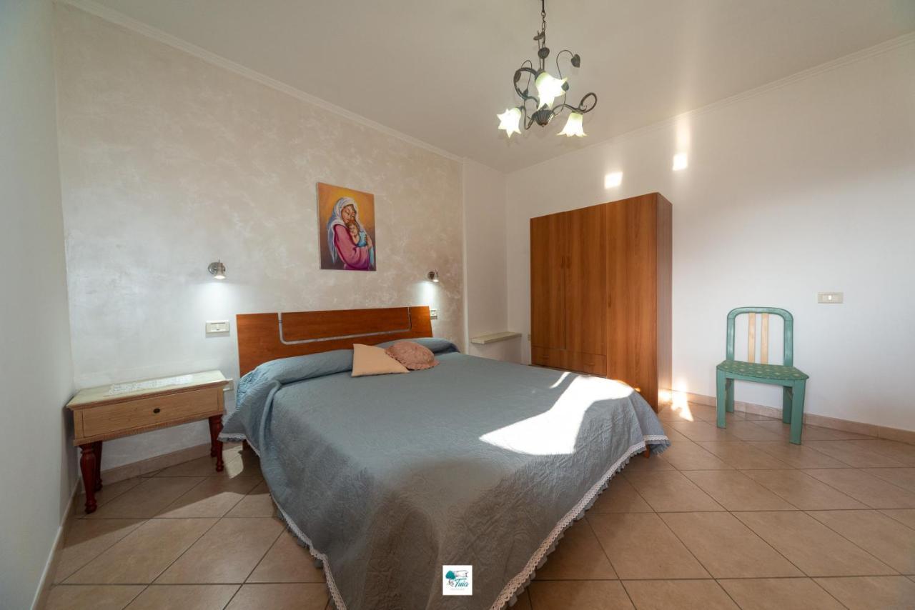 Casa Vacanze La Tuia Castellabate Eksteriør billede